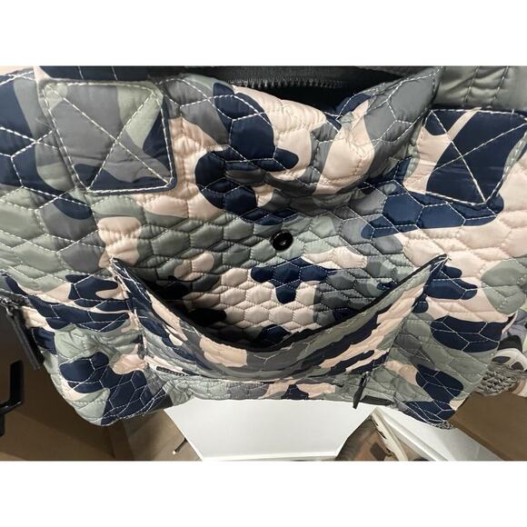 FLYTE Bag: Gym‎ & Travel Quilted Navy And Green Duffel With Travel Sleeve - Picture 4 of 16